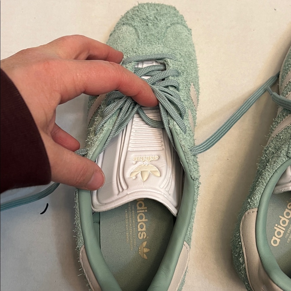 ADIDAS GAZELLE SNEAKERS HAZY GREEN WOMENS 6.5 - Picture 8 of 12